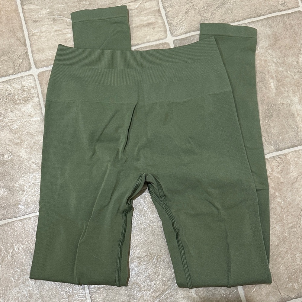 Alphalete Olive Green Seamless Leggings